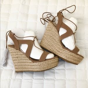 New!! Bamboo Wedges. Size 7.5 Tan
